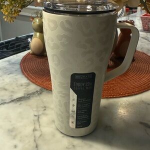 Brumate Limestone Leopard Toddy 22oz